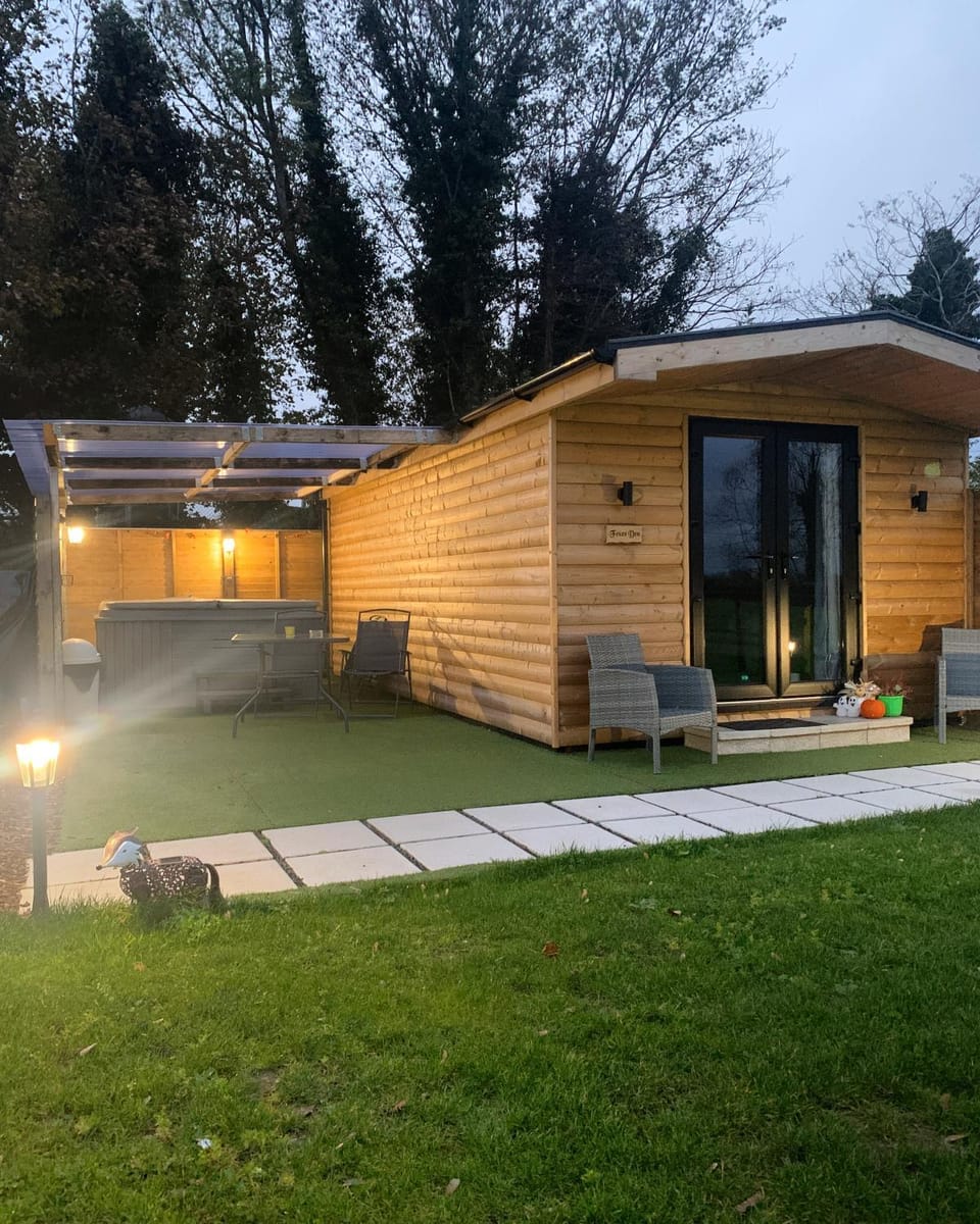 Mourne Meadow Cabins- Foxes Den Cabin in Northern Ireland