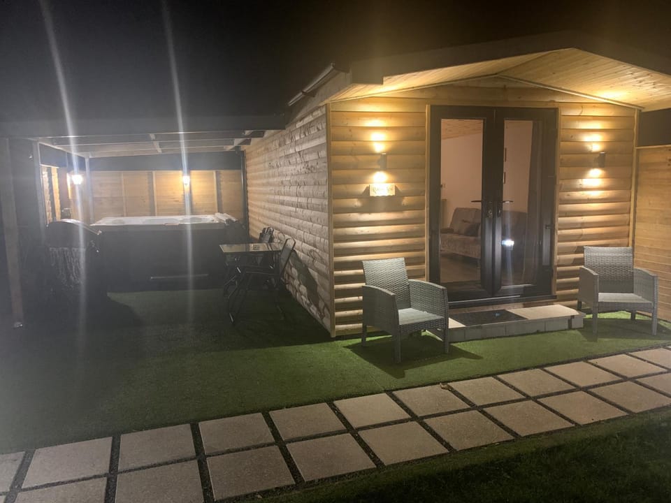 Mourne Meadow Cabins- Foxes Den Cabin in Northern Ireland