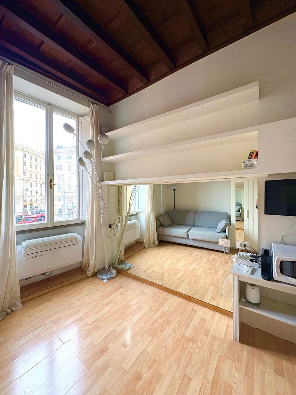 Photo of the whole room
