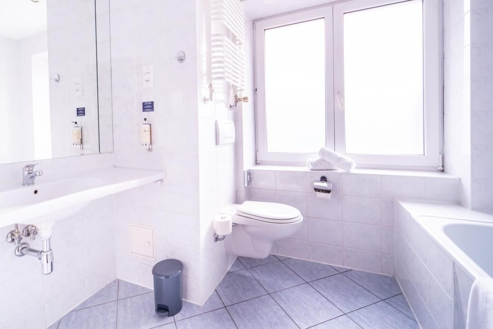 Bathroom, Bath, towels