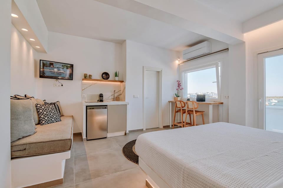Nautica Suites - Modern Seaview Suite Apartment in Decentralized Administration of the Aegean