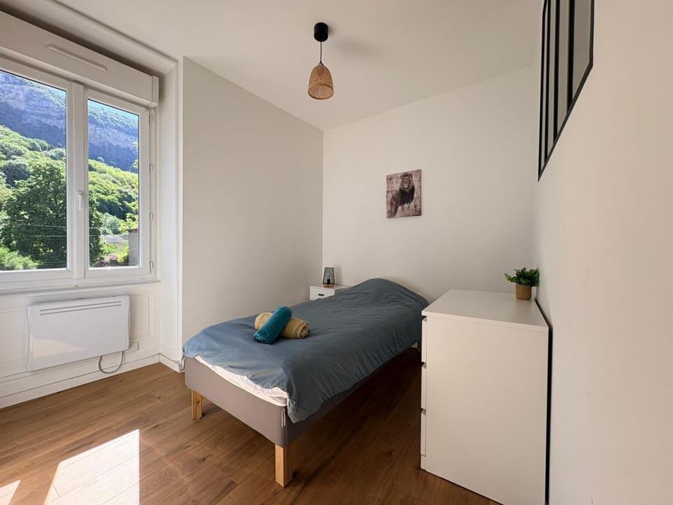 Bed, Photo of the whole room