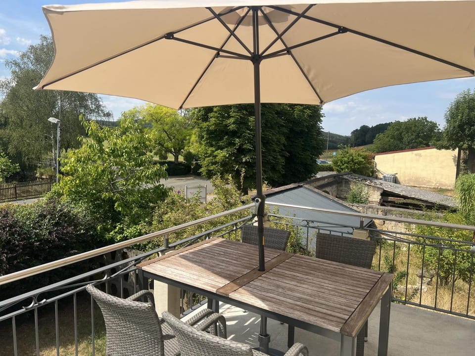 Garden, View (from property/room), Balcony/Terrace
