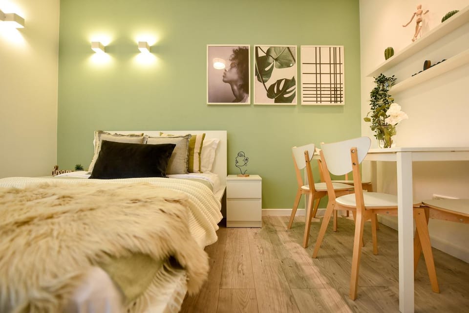 Bed, Photo of the whole room, Bedroom