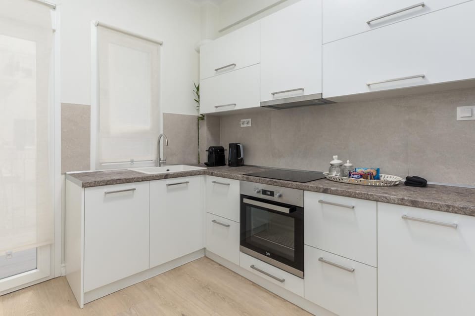 Kitchen or kitchenette, pet friendly, stove