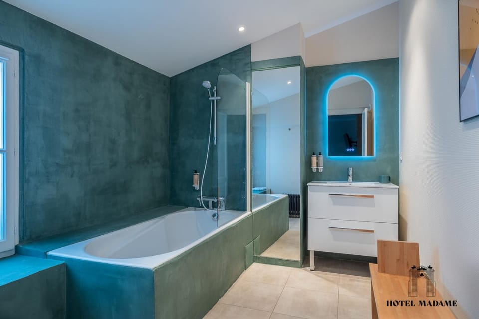 Bathroom, Bath