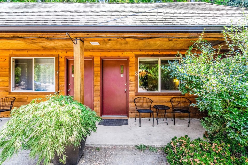 Mount Bretherton Room 8 at Mount Walker Inn House in Hood Canal
