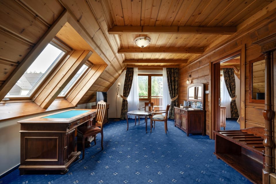 Living room, Photo of the whole room