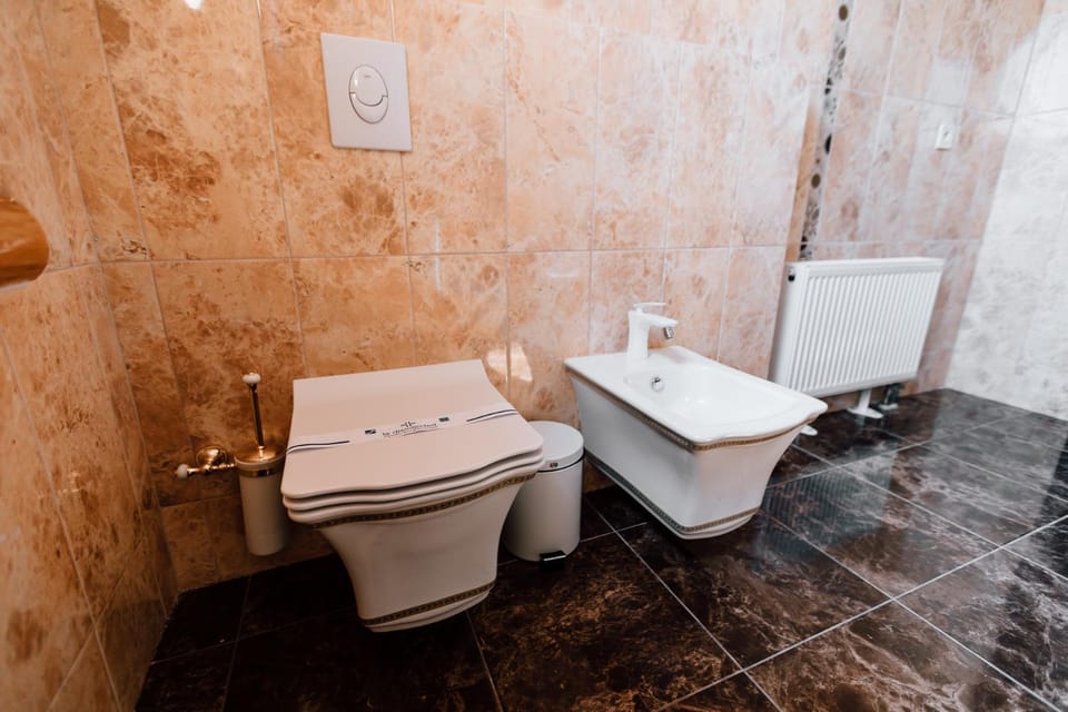 Toilet, Bathroom