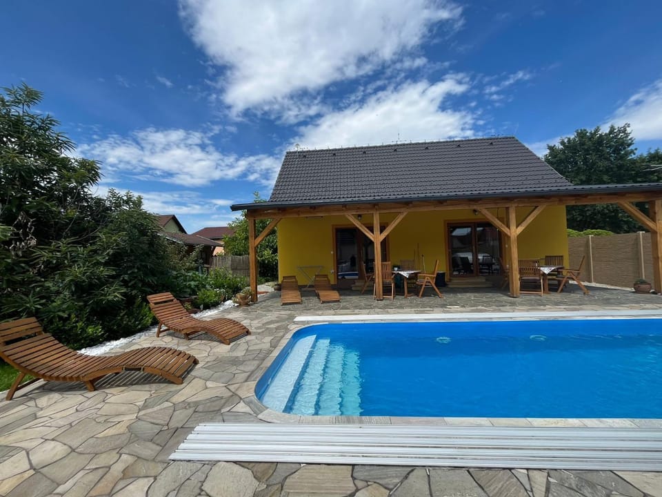 Property building, Swimming pool
