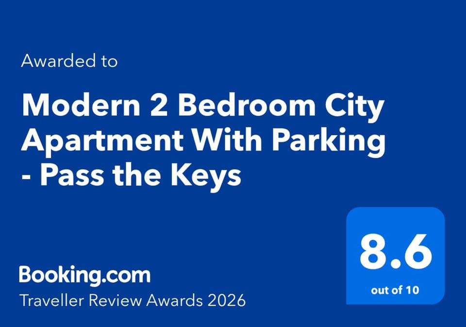 Modern 2 Bedroom City Apartment With Parking - Pass the Keys Apartment in Chichester