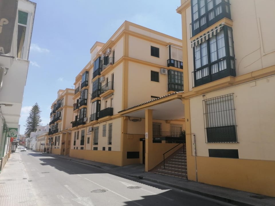 Property building, Neighbourhood