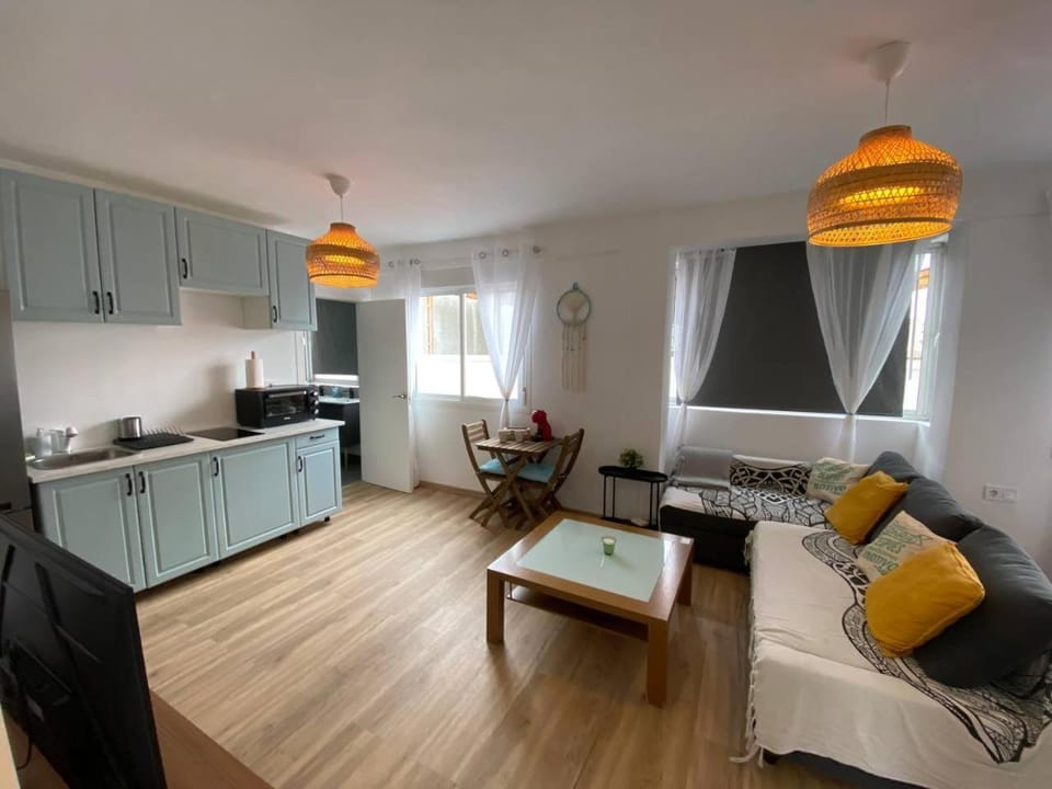 Bed, Bathroom, Kitchen or kitchenette, Living room, Photo of the whole room, Seating area, Dining area, Bedroom, heating, internet, stove, towels, wardrobe, air conditioner