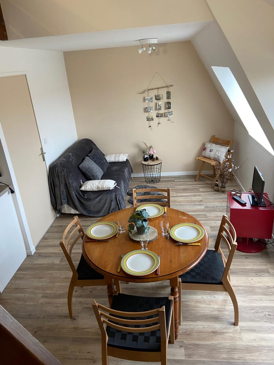 Living room, Dining area