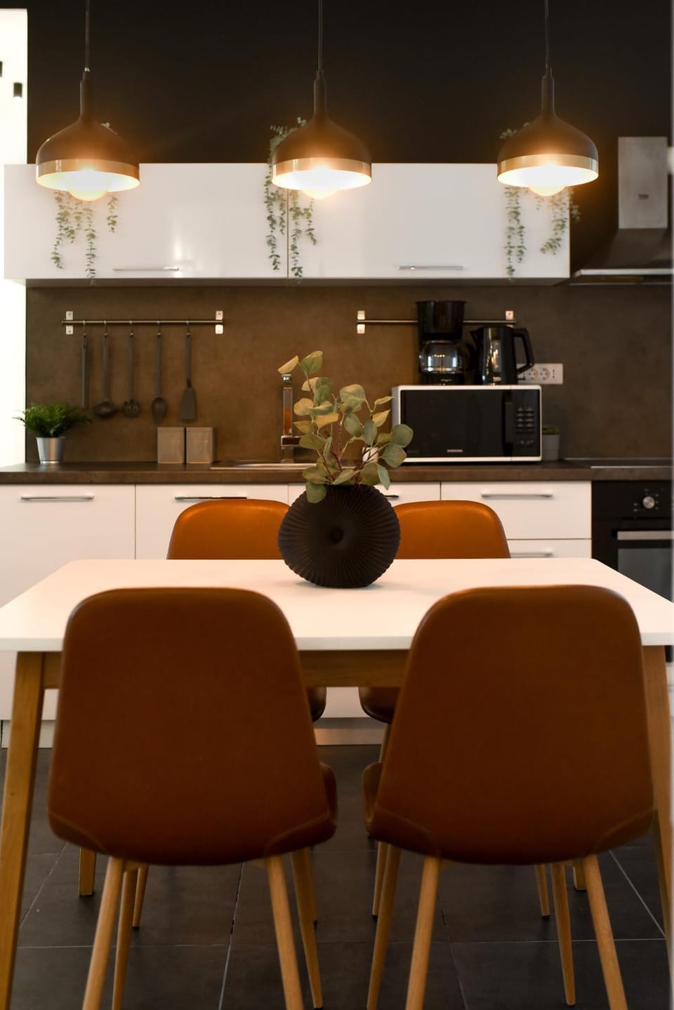 Coffee/tea facilities, Kitchen or kitchenette, Dining area, minibar, pet friendly, kitchen