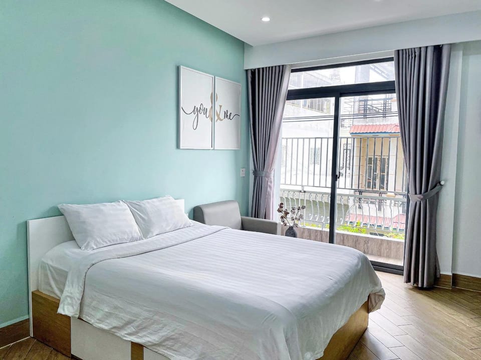Bed, Balcony/Terrace, Photo of the whole room, Bedroom