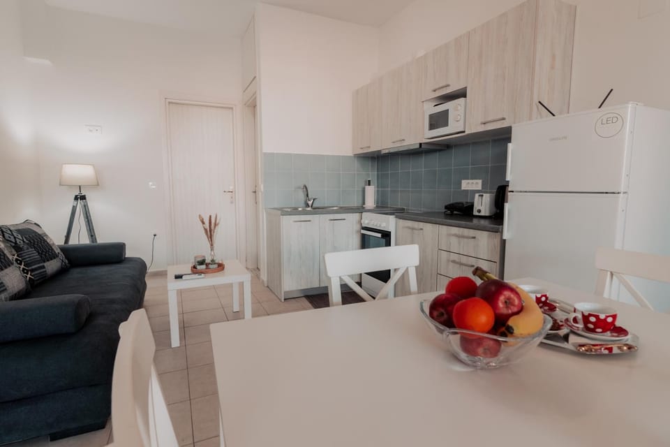 Living room, Food and drinks, Food, oven, stove
