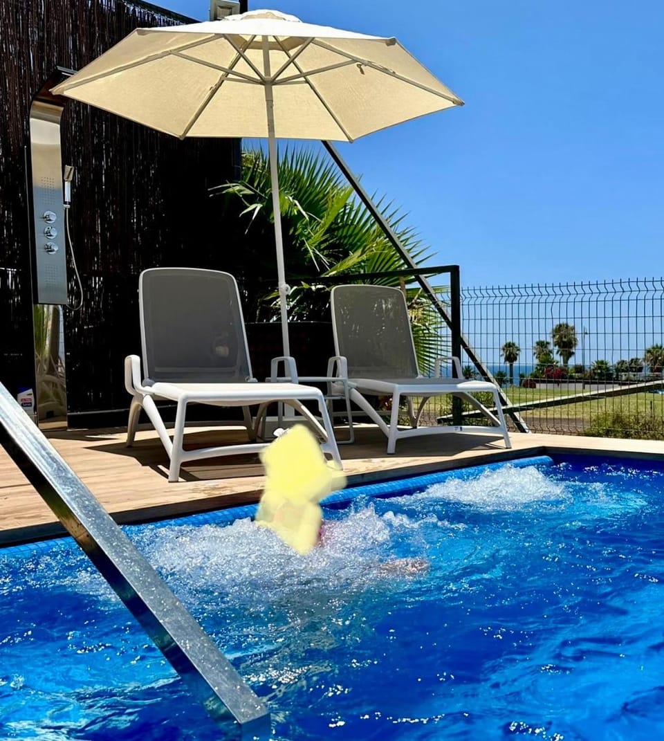 Hot Tub, Swimming pool, sunbed
