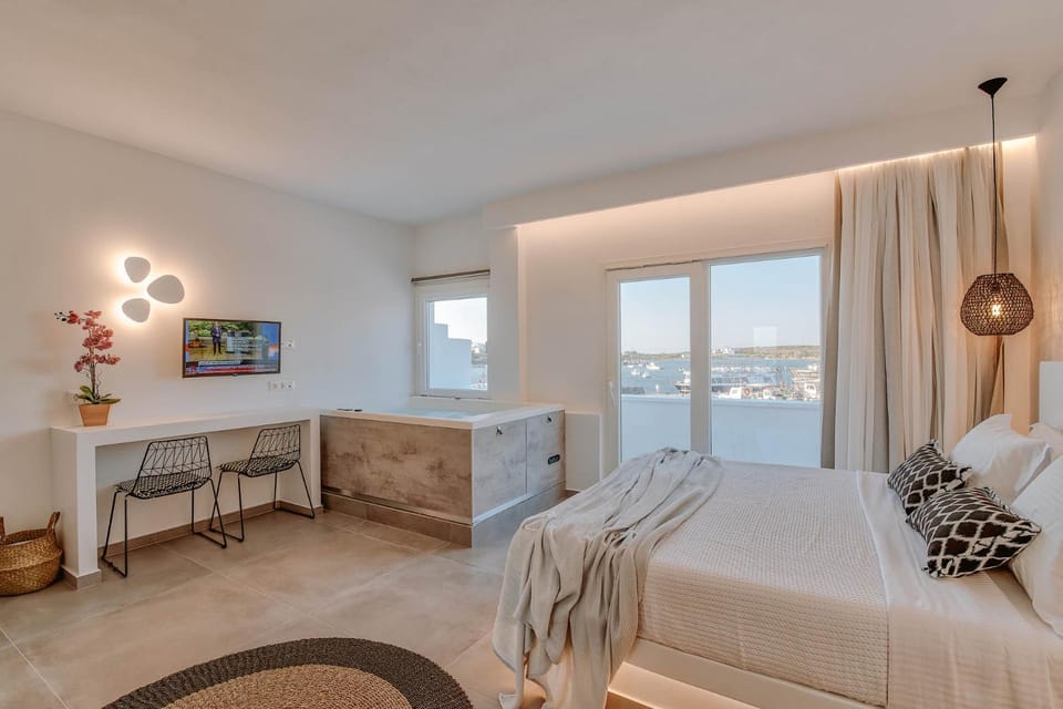 Nautica Suites-Superior Seaview suite with jacuzzi Apartment in Decentralized Administration of the Aegean