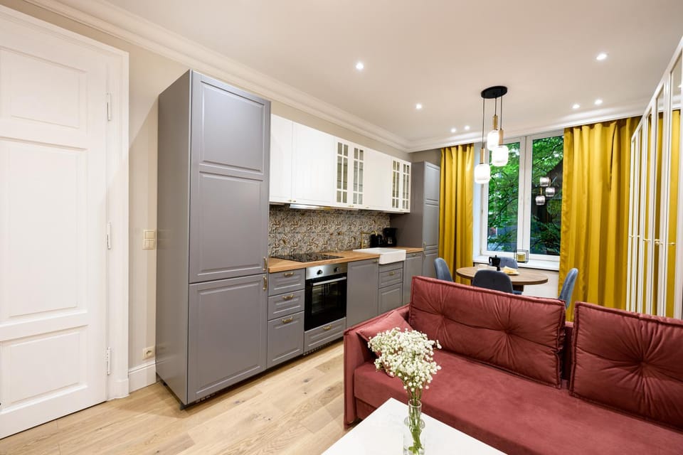 Kitchen or kitchenette, Living room, Seating area