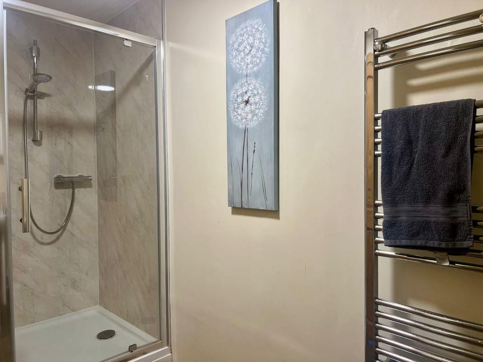 The Holmes Barn - Sleeps 16 - Pet friendly House in High Peak District
