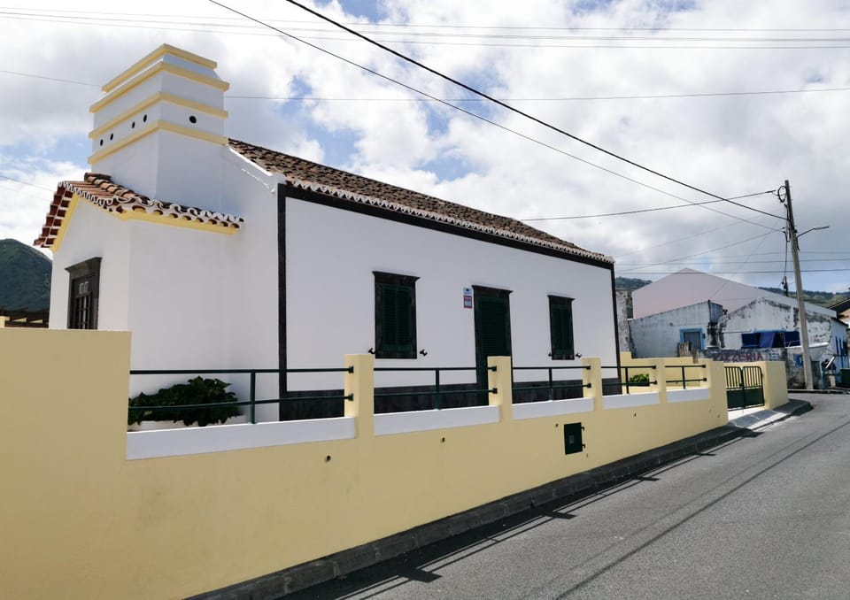 Property building, Neighbourhood