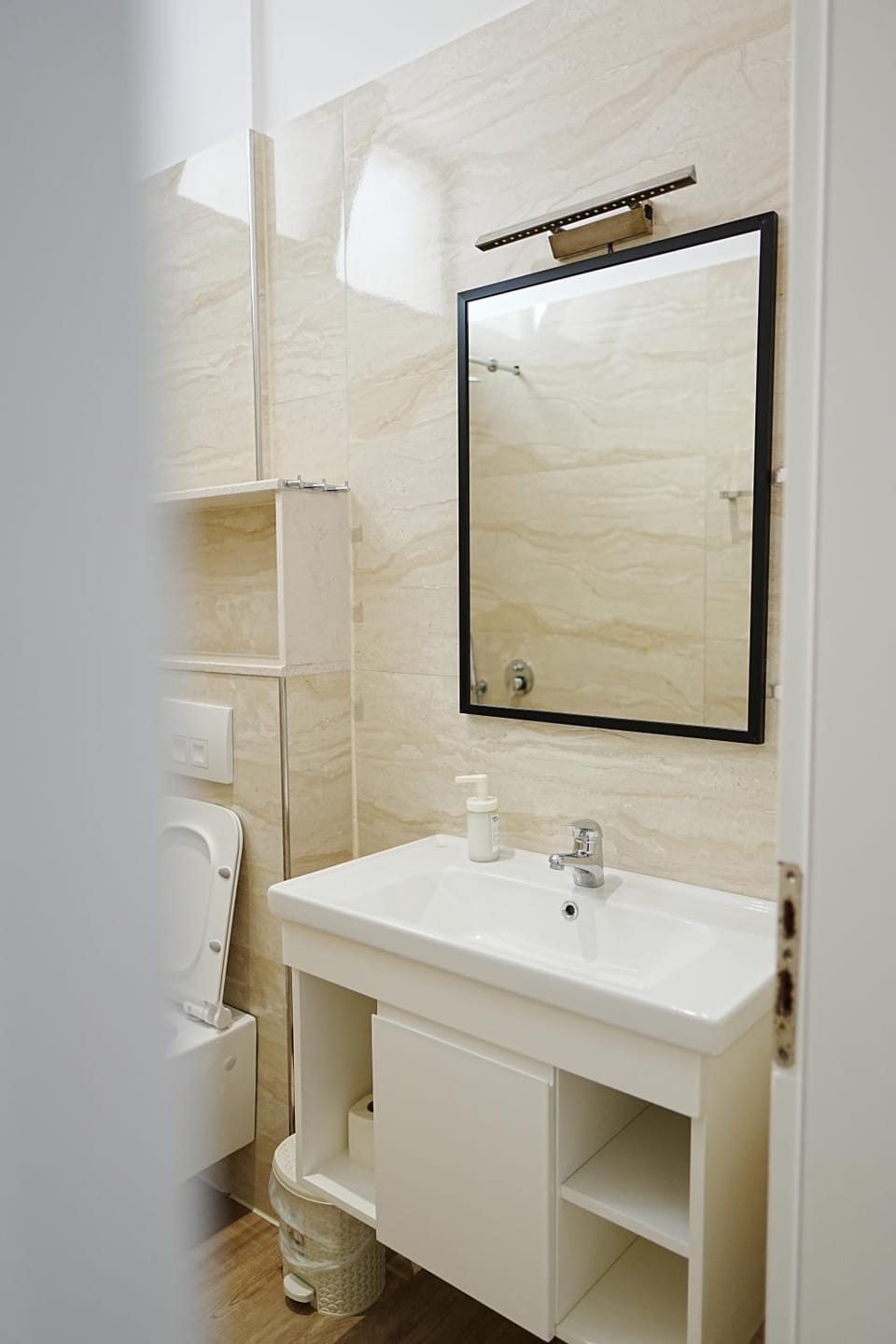 Shower, Toilet, Bathroom, Bath, towels