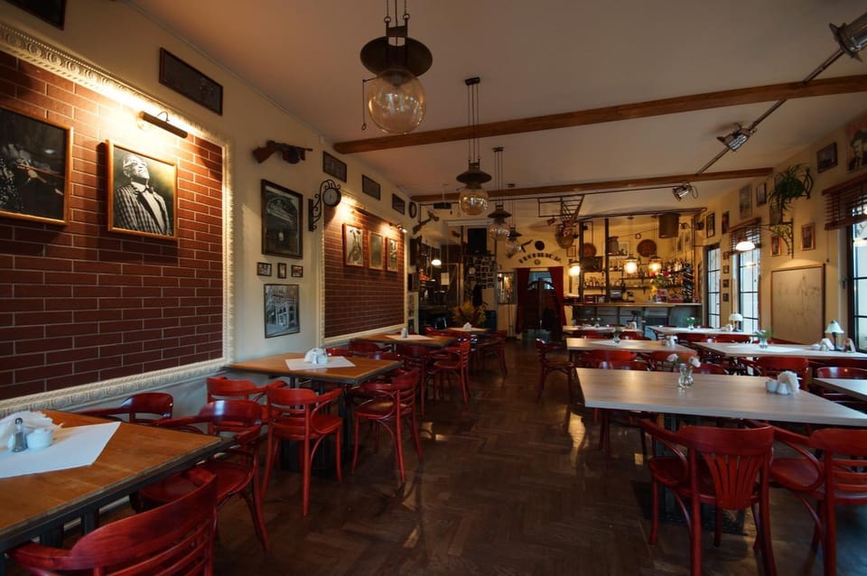 Restaurant/places to eat, Restaurant/places to eat