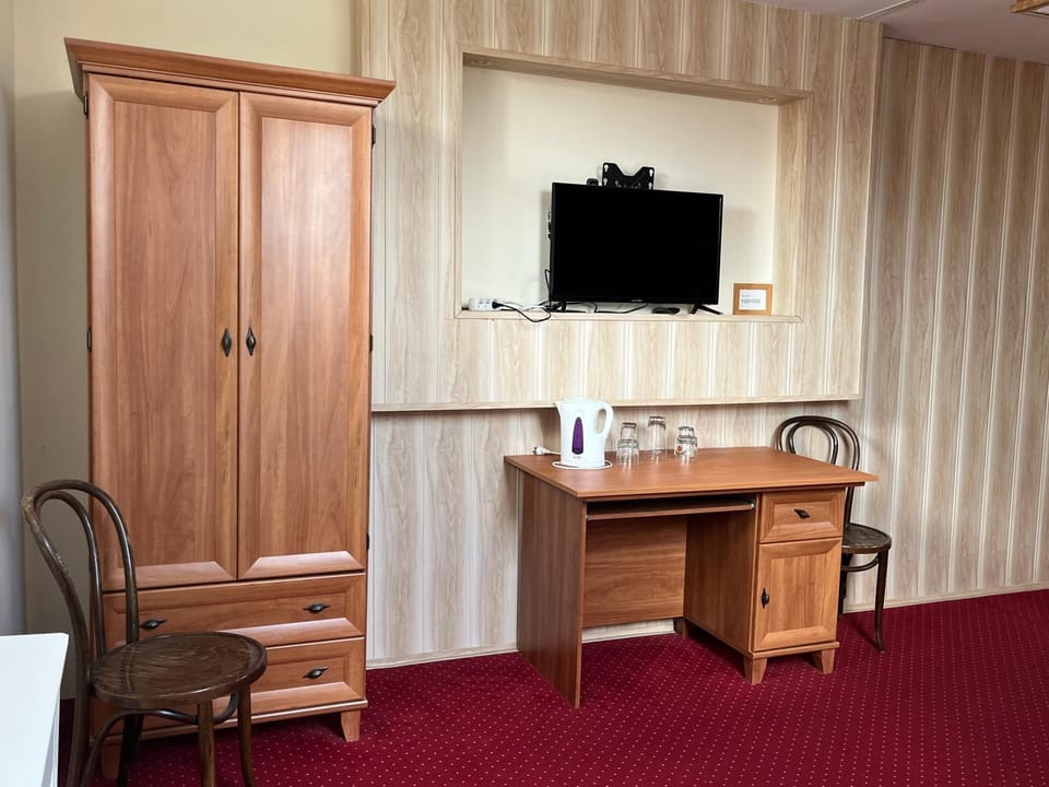 TV and multimedia, wardrobe