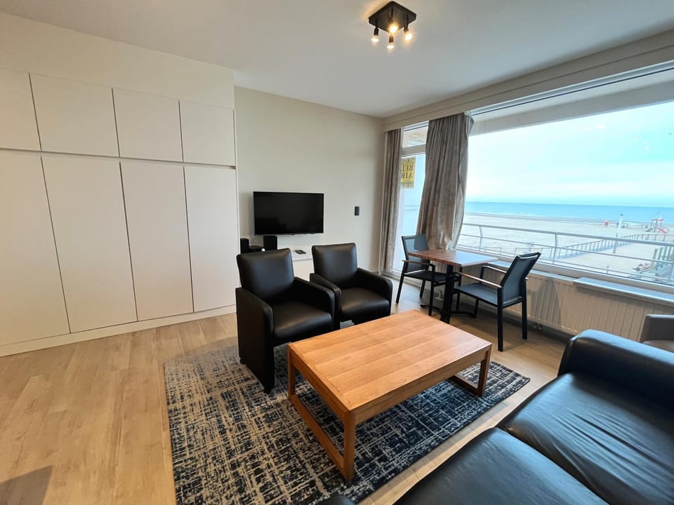 TV and multimedia, Balcony/Terrace, Balcony/Terrace, Kitchen or kitchenette, Seating area, Beach, Beach, Sea view
