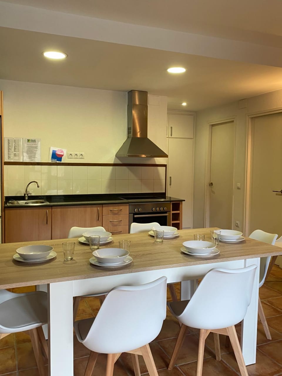 Dining area, kitchen