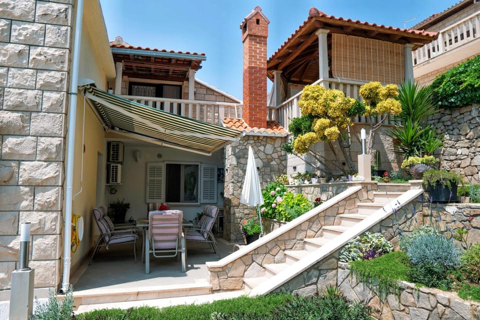 Oasis apartment Apartment in Selca, Brač