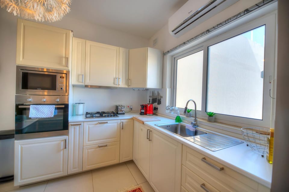 Charming 2 bedroom apartment close to Junior College ETUS1-1 Apartment in Malta