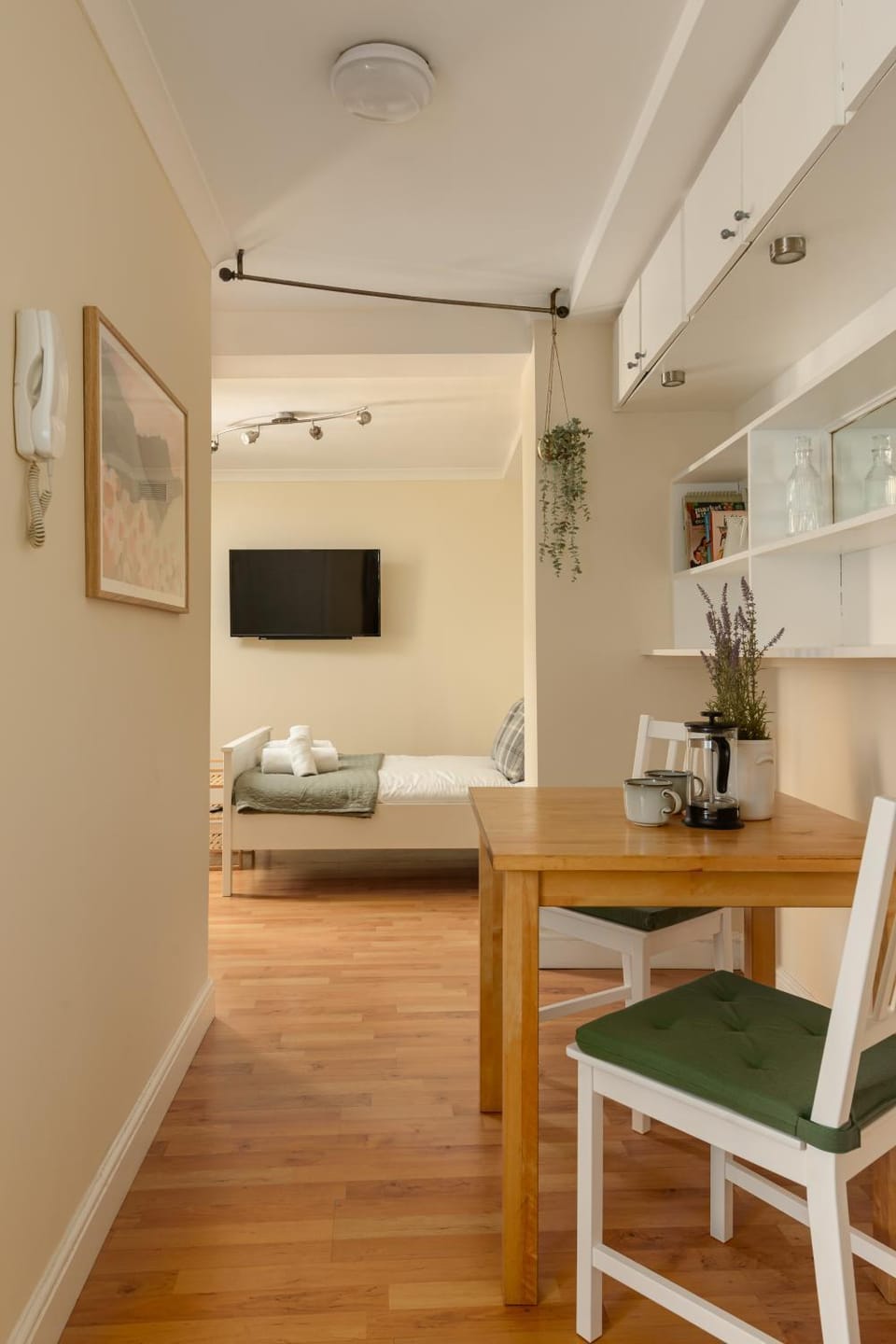 Seating area, Dining area, Bedroom