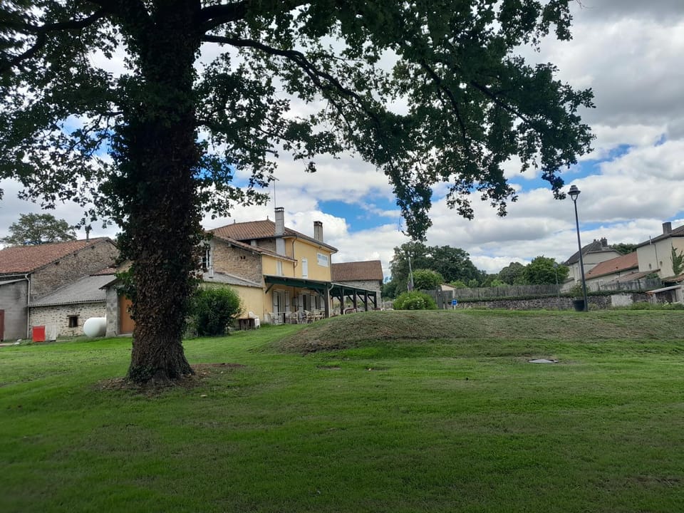 Property building, Day, Garden, Garden view