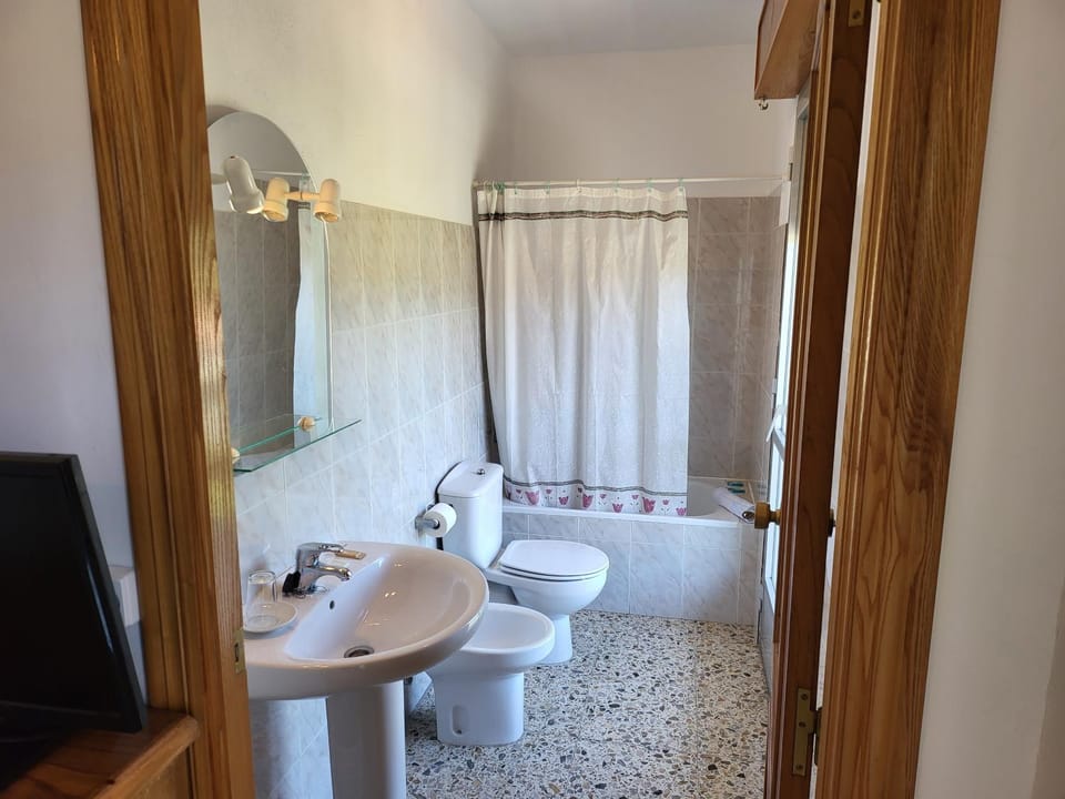 HOSTAL BARCELONA Bed and Breakfast in Viana do Castelo District, Portugal