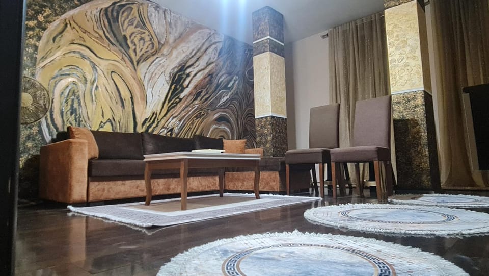 Living room, Seating area