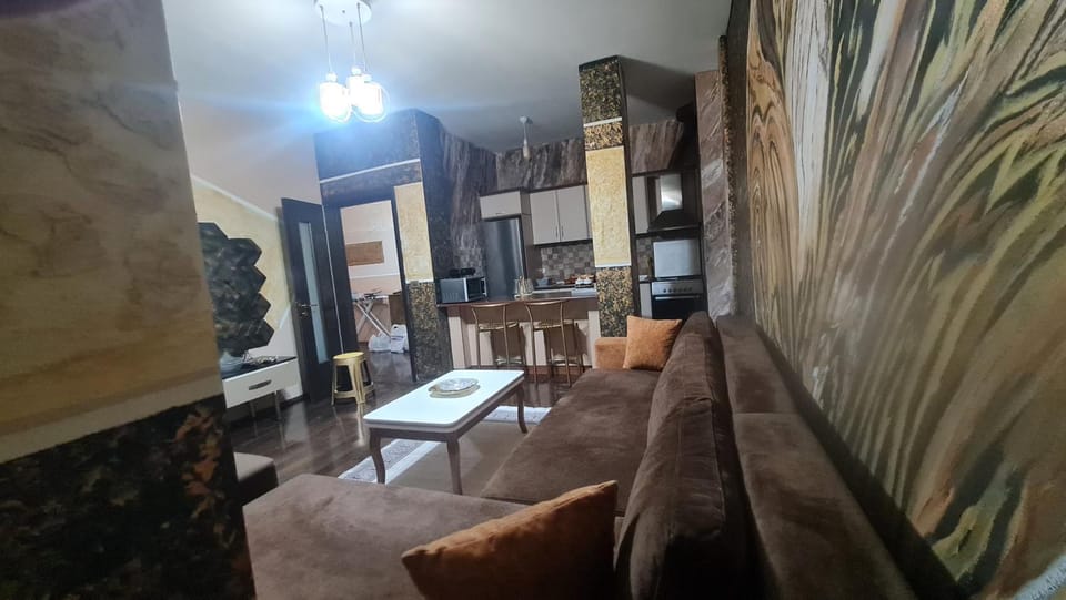 TV and multimedia, Kitchen or kitchenette, Living room, Seating area, Dining area