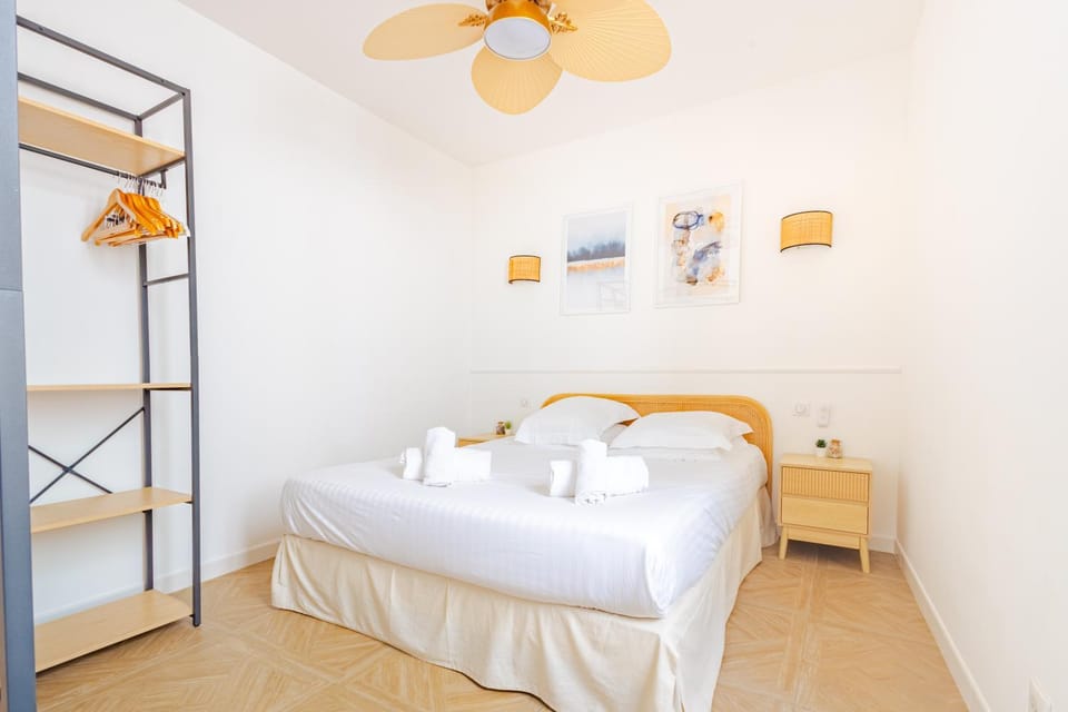 FERSEN Superb Mediterranean style apartment in heart of Old Antibes Apartment in Antibes