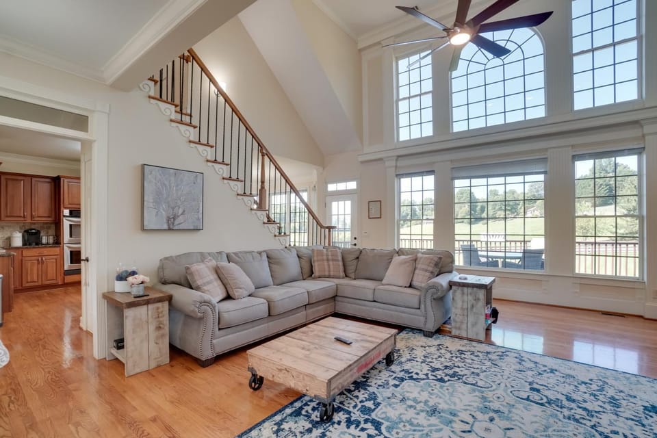 Beautiful Hiawassee Home w/ Mountain Views! House in Chatuge Lake