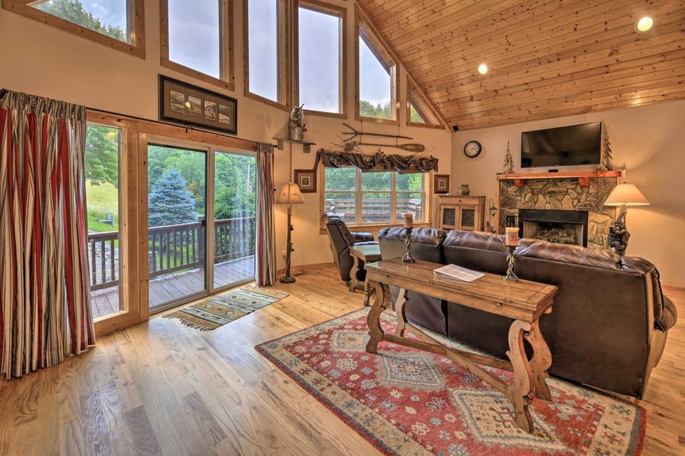 Gated Community w/ Perks! Sparta Family Cabin Cabin in Virginia