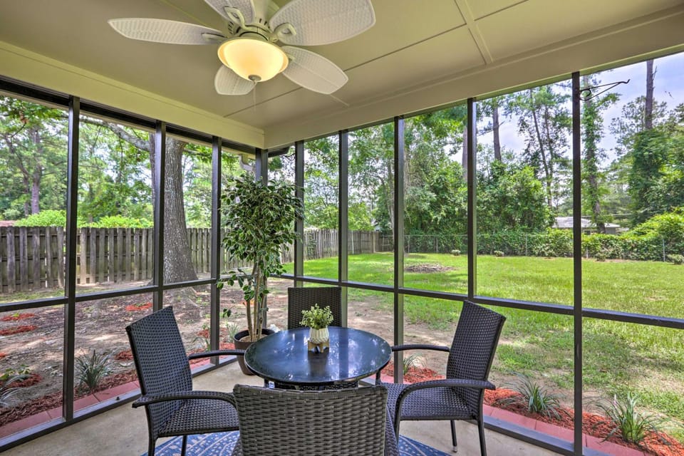 ~ 8 Mi to FSU: Bright Tallahassee Retreat! House in Tallahassee