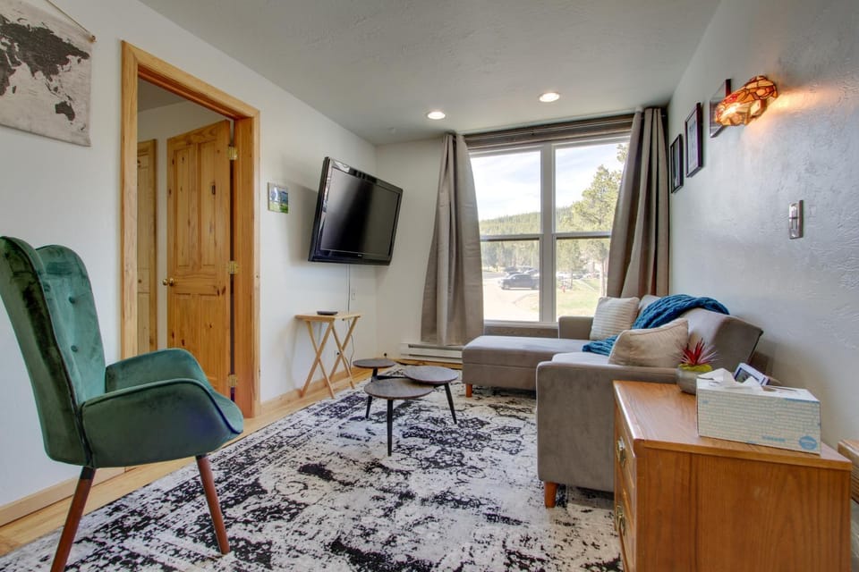 Modern Mountain-View Condo at Big Sky Resort! House in Big Sky