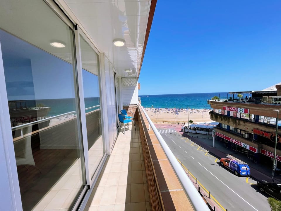 Balcony/Terrace, City view, Sea view, Street view