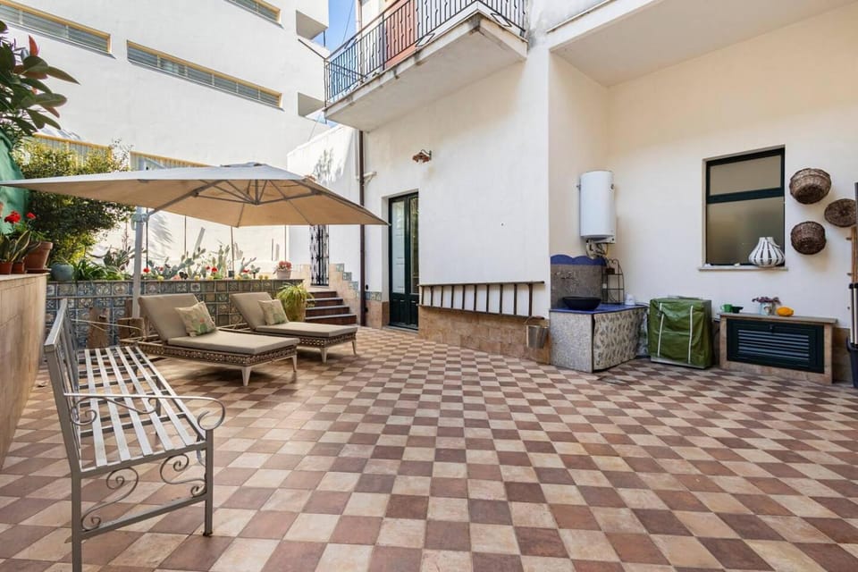 Inner courtyard view