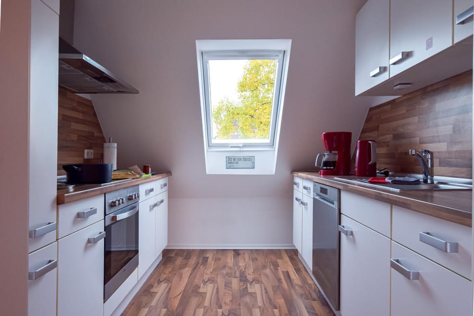 Kitchen or kitchenette, kitchen