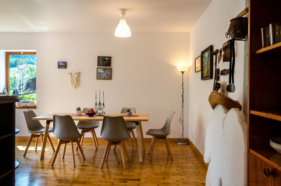 Seating area, Dining area, Dinner