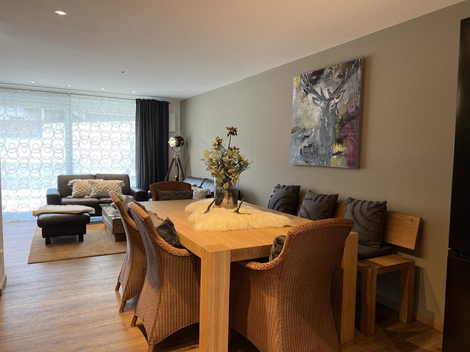 Living room, Dining area