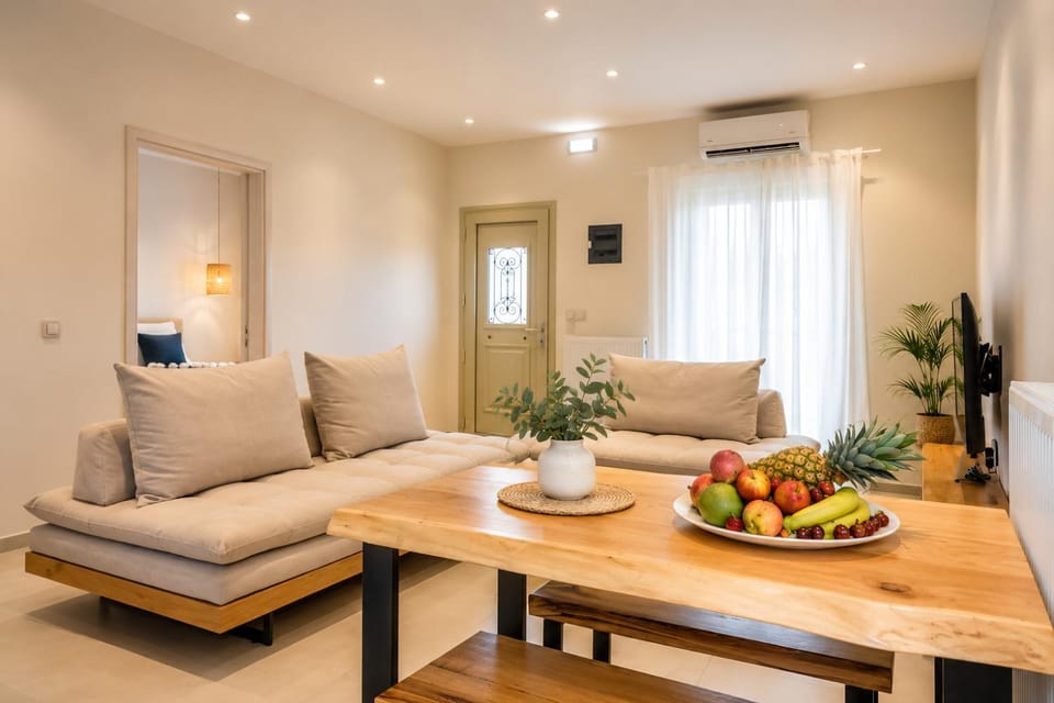 Living room, Seating area, Dining area, air conditioner