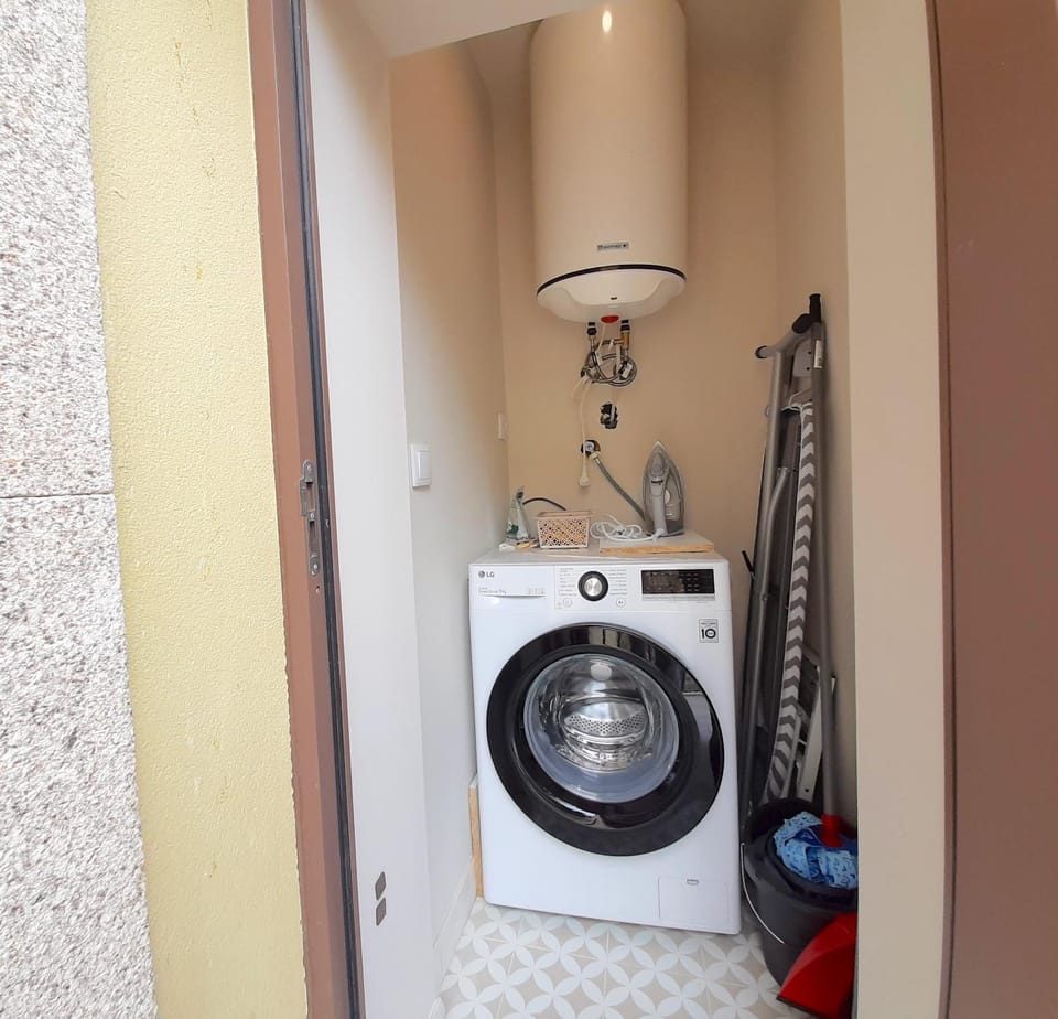 washing machine, washing machine
